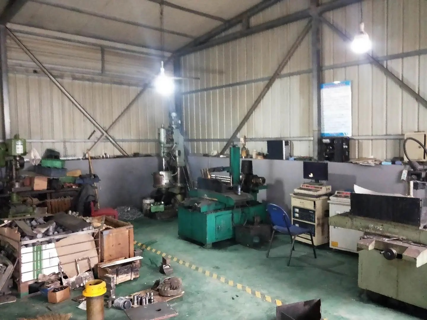 小型炒板栗機車間展示九